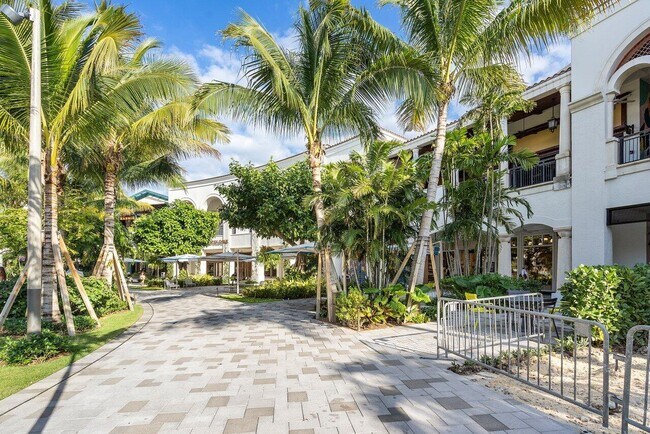 Building Photo - 651 Okeechobee Blvd