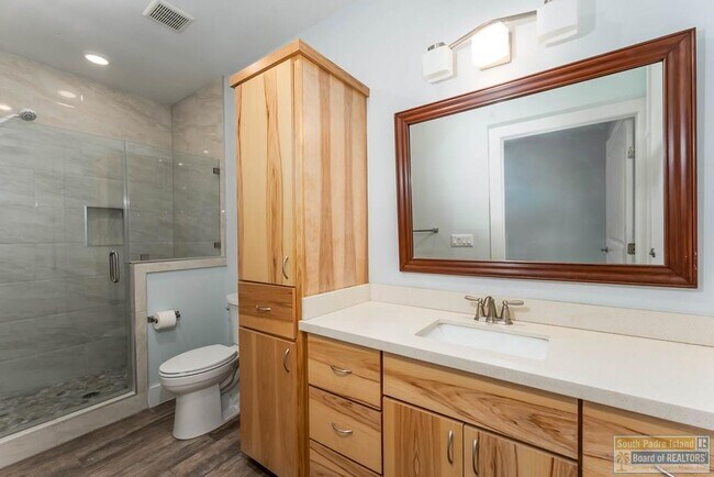 Building Photo - 133 Oleander Dr