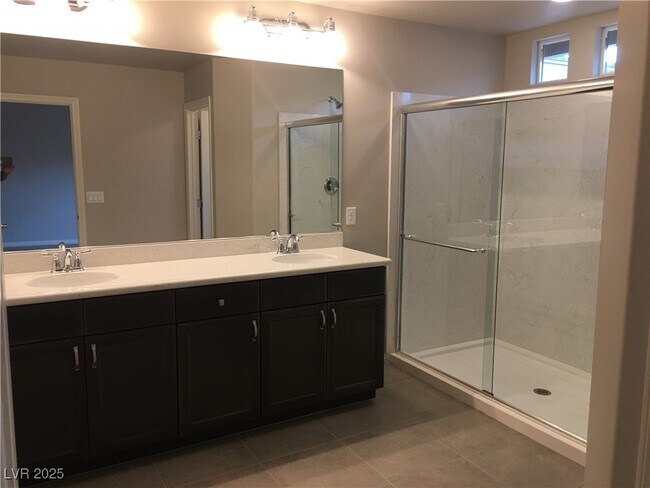 Building Photo - 9857 Mercer Ests Ct