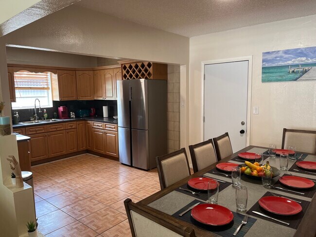 Building Photo - 575 NW 33rd St