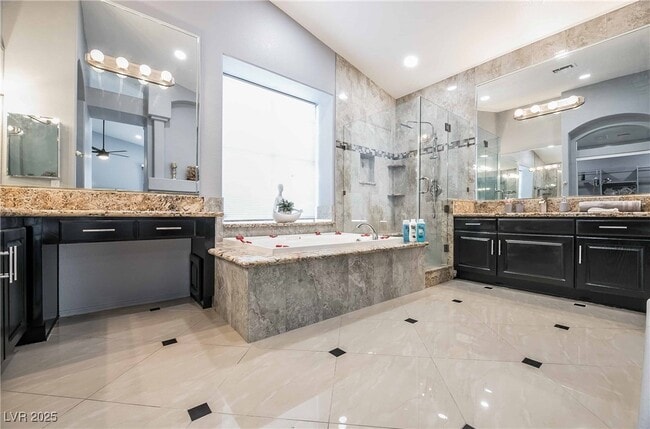 Building Photo - 1400 Castle Crest Dr