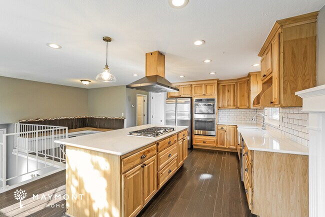 Building Photo - Spacious Two-Story Living in Aurora