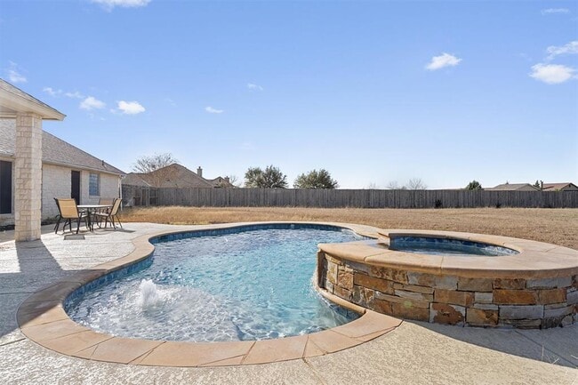 Building Photo - 209 Sarahs Ln