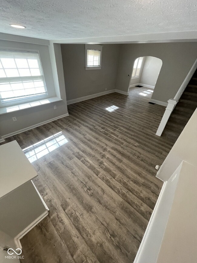 Building Photo - 324 N Linwood Ave