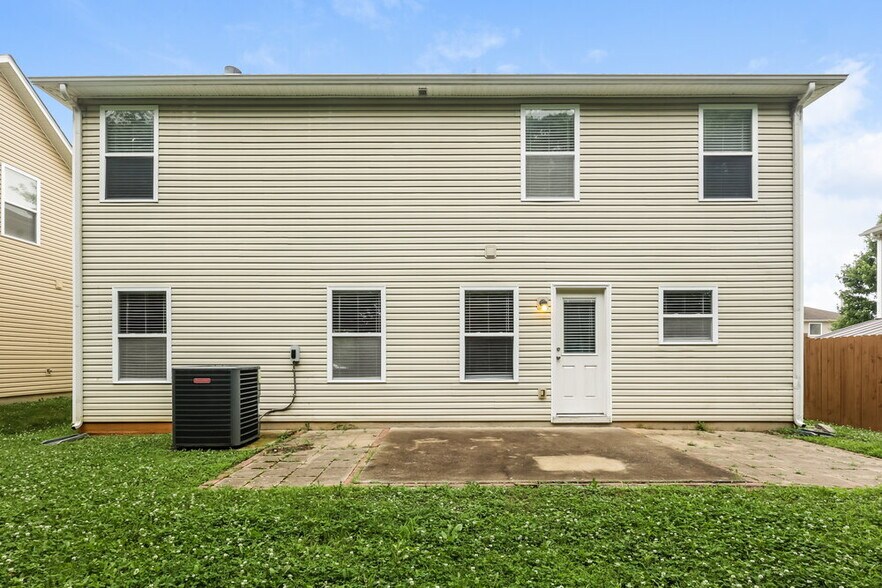 Building Photo - 538 Elderberry Way