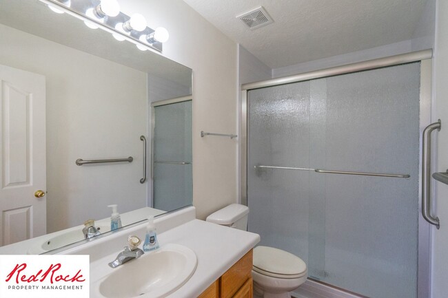 Building Photo - Remodeled 3 Bedroom Townhome with Great Vi...