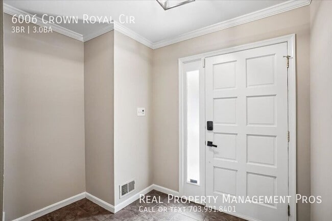 Building Photo - 6006 Crown Royal Cir