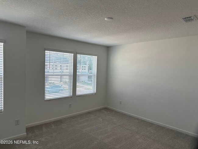 Building Photo - 535 Holly Lks Dr