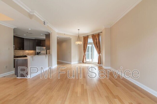 Building Photo - 110 31st Ave N