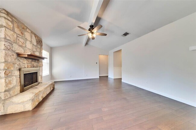 Building Photo - 519 Yucca Dr