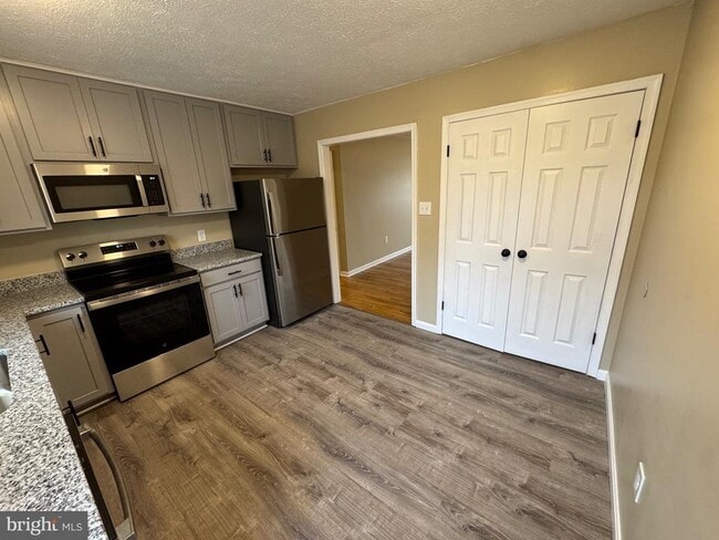 Building Photo - 127 Longstreet Ave