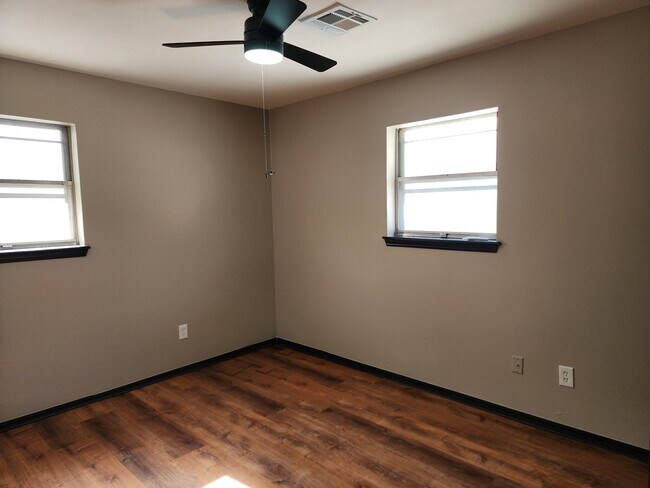 Building Photo - 1310 Keystone Ln