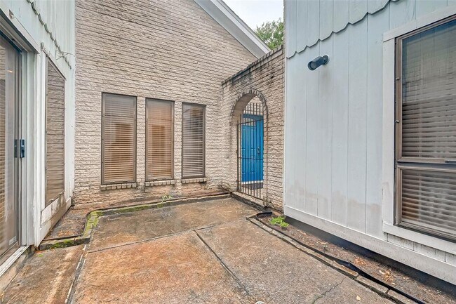 Building Photo - 3631 Glenpine Dr