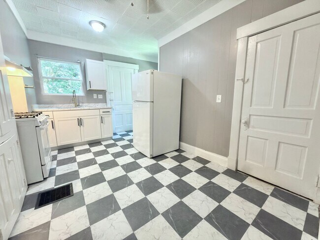 Building Photo - 202 O Bannon Ave
