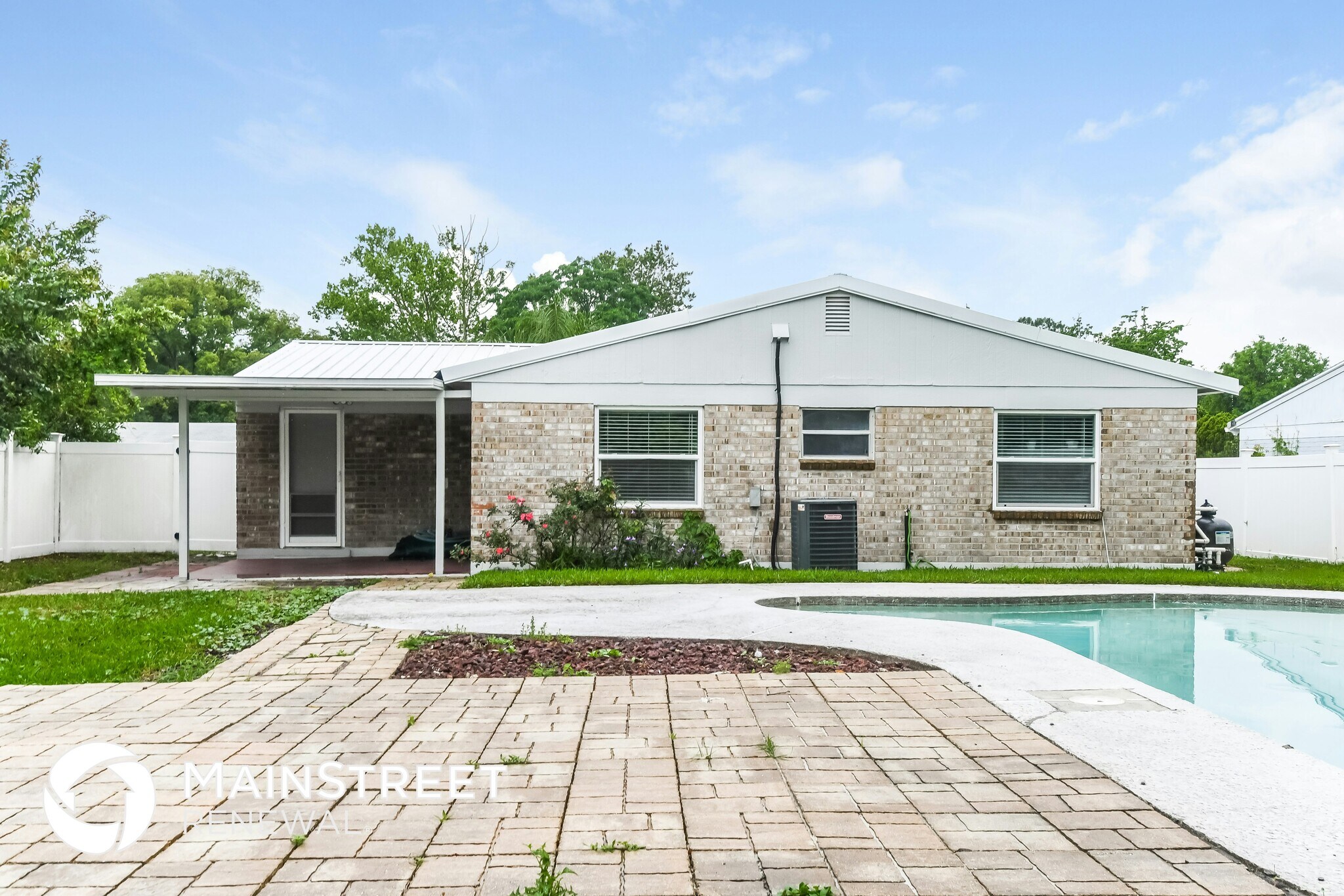 Building Photo - 2091 Luana Dr E