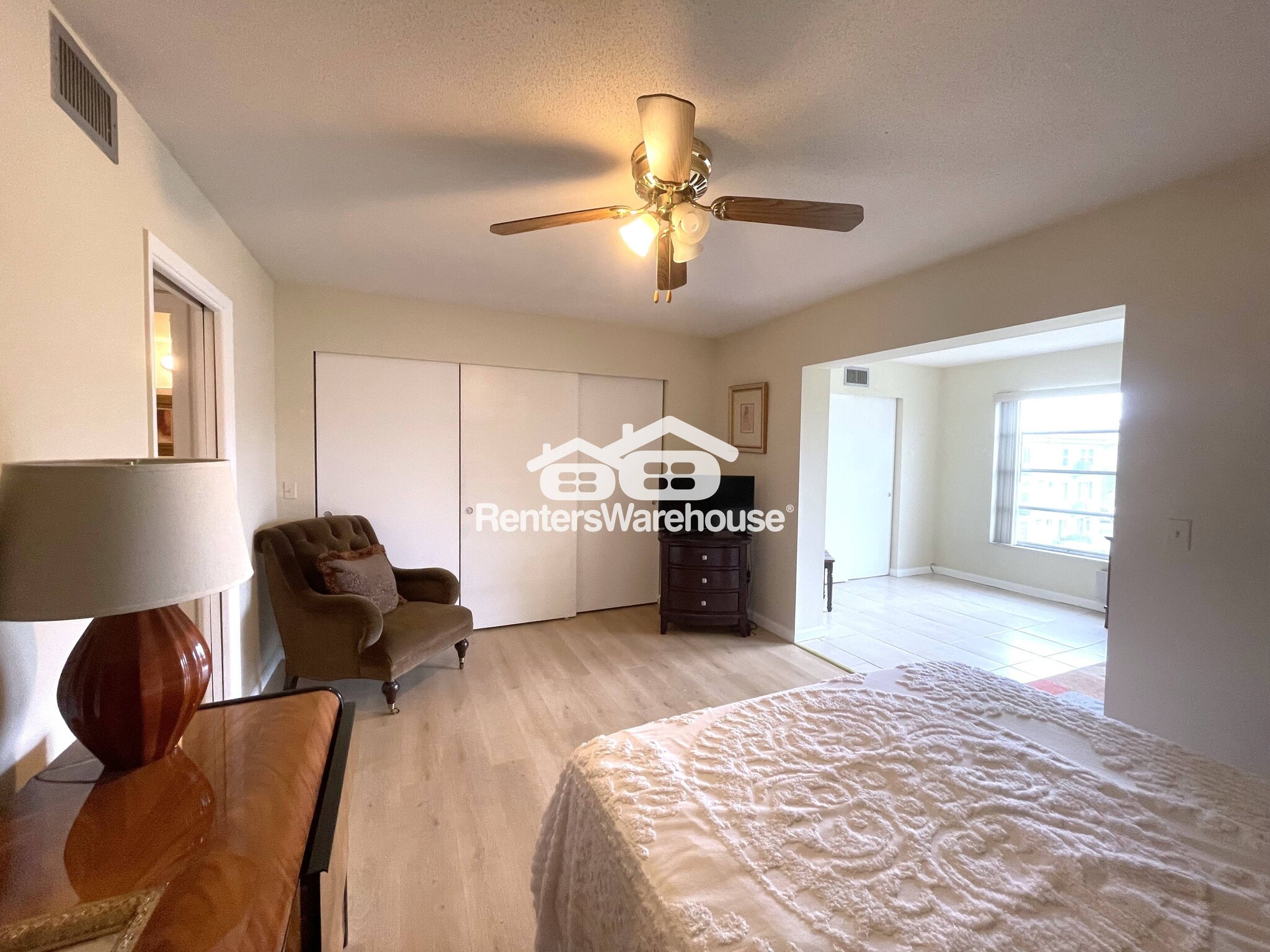 Building Photo - 2042 Australia Way E