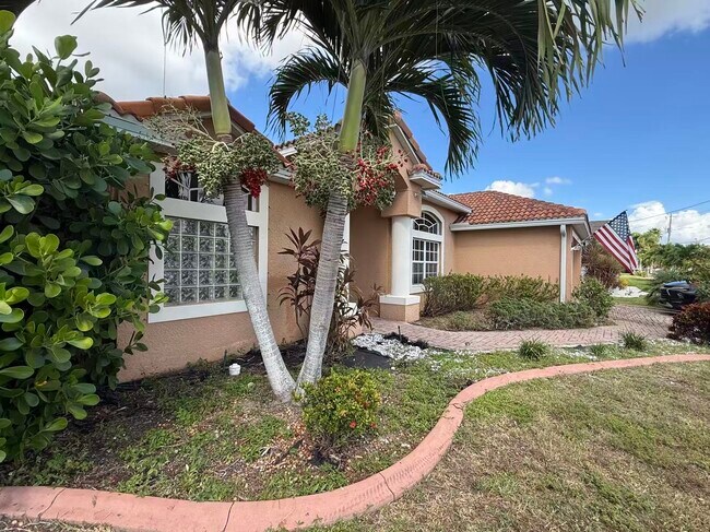 Building Photo - 409 SW 8th St