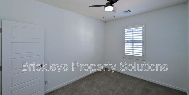 Building Photo - 2632 S Tobin