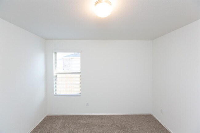 Building Photo - 1003 Honey Locust Wy