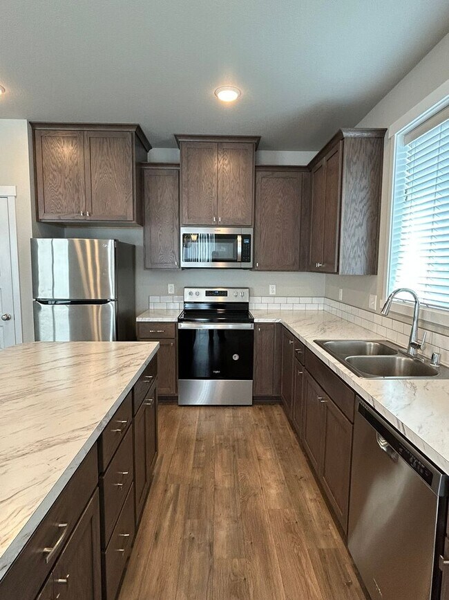 Building Photo - Charming 3-Bedroom, 2-Bath Home with Spaci...