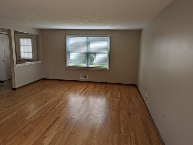 Building Photo - 440 Kennington Blvd