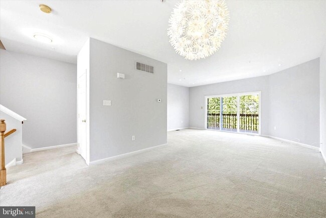 Building Photo - 248 Roosevelt Ave