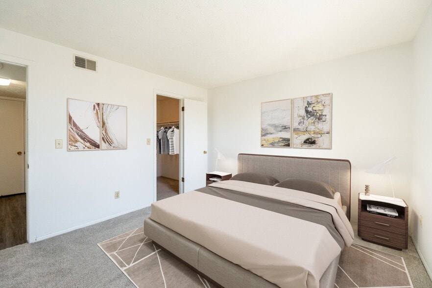 Building Photo - 2506 S 72nd Ct