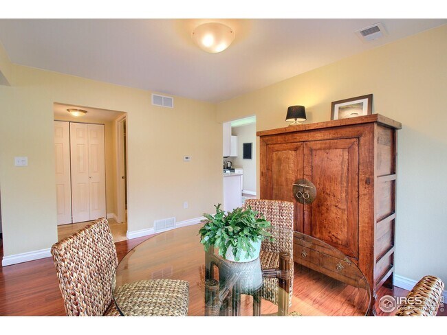 Building Photo - 855 W Moorhead Cir