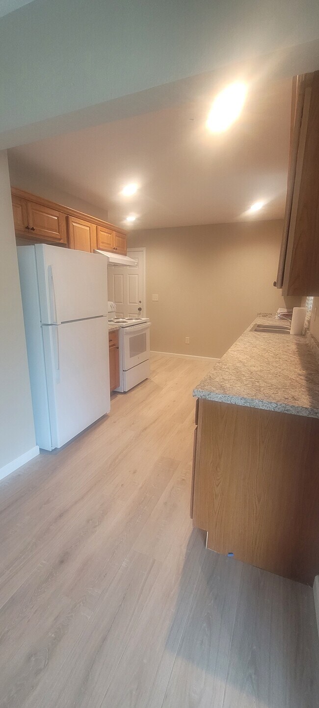 Building Photo - 403 28th Ave Ct