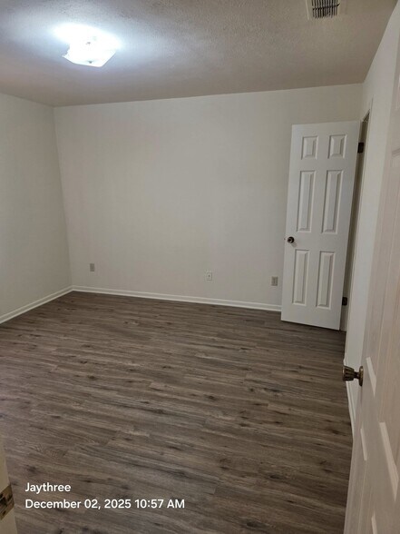 Back Bedroom - 905 N 24th St