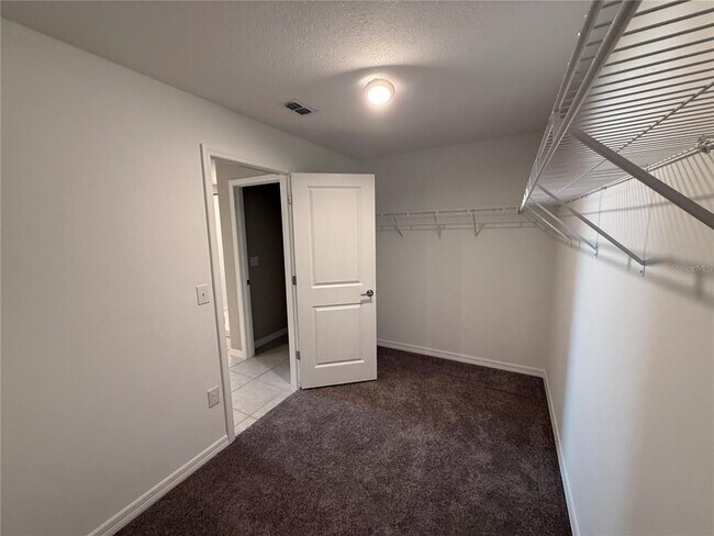 Building Photo - 15427 Miller Creek Dr