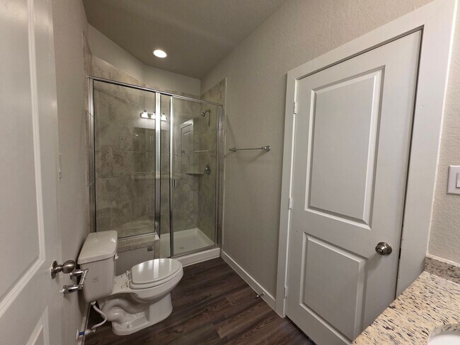 Building Photo - Townhome for Rent