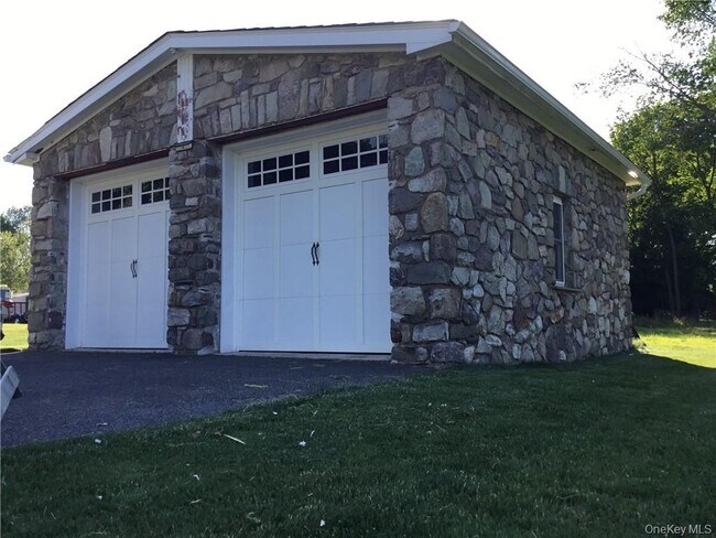 Building Photo - 108 Highland Ave