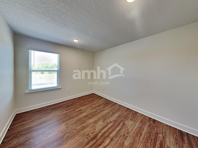 Building Photo - 3014 Rolling Acrs Rd