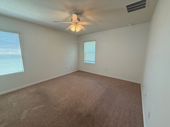 Building Photo - 4/2 Haines City Home