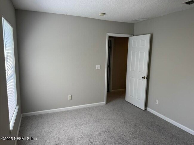 Building Photo - 14014 Summer Breeze Dr