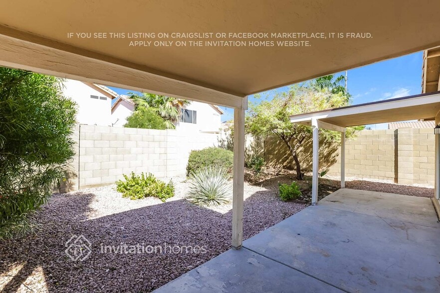 Building Photo - 1338 E Angela Dr