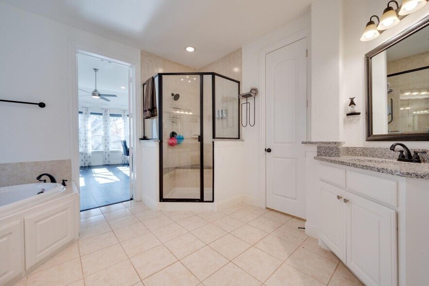 Building Photo - 12893 Wolf Snare Dr