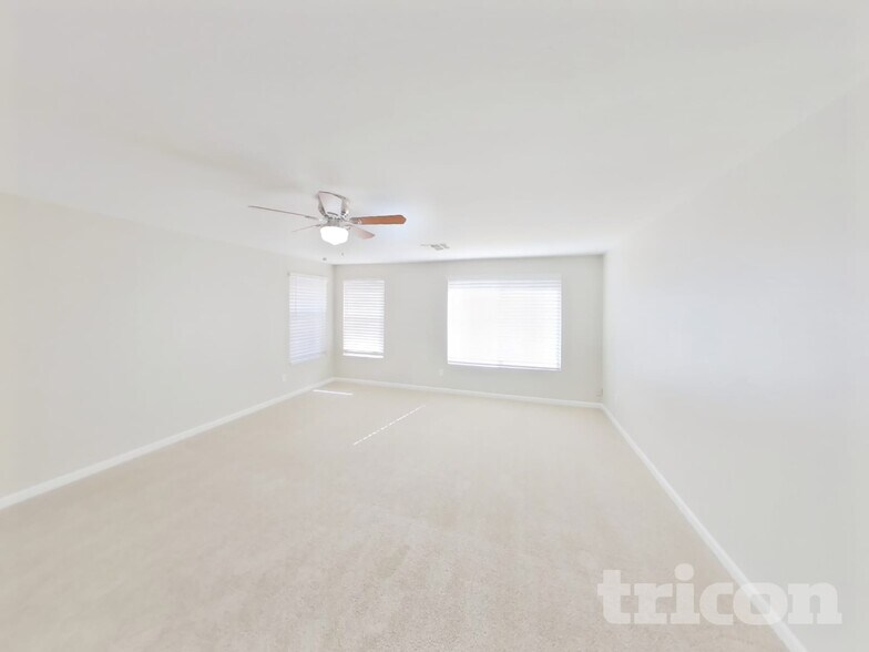 Building Photo - 11229 W Devonshire Ave