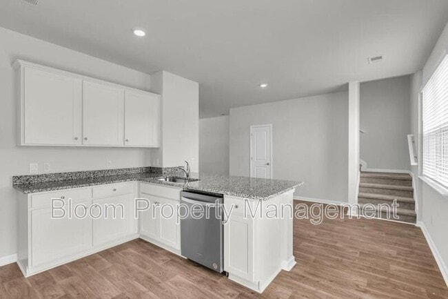 Building Photo - 803 Lilyford Ln