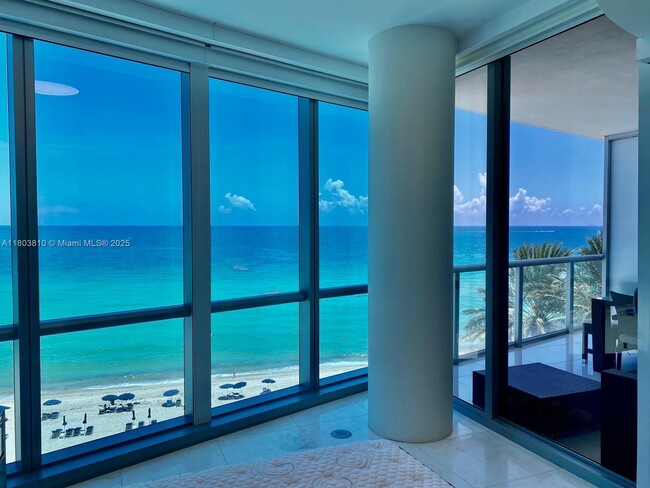Building Photo - 17121 Collins Ave