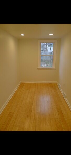 Building Photo - 278 Valley View Road