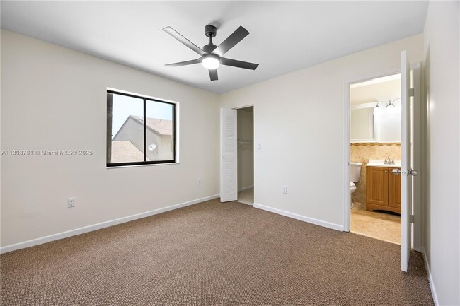 Building Photo - 2427 W 52nd Pl