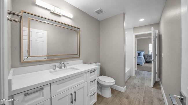 Building Photo - 5 bedroom 2 bath single level home in Peoria