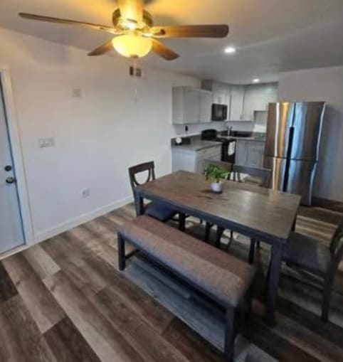 Dining - 536 R Ave