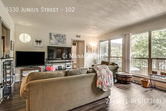Building Photo - 5330 Junius St