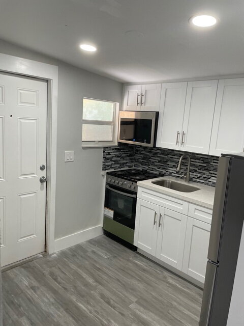 Building Photo - Charming 1-Bedroom in North Miami Beach