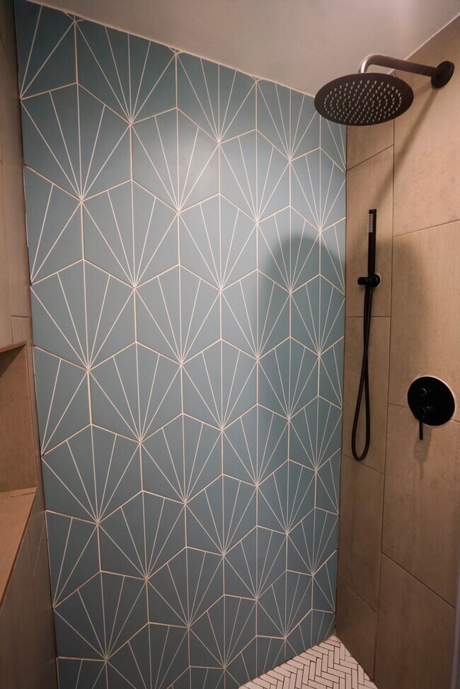 Building Photo - 4027 Surf Dr