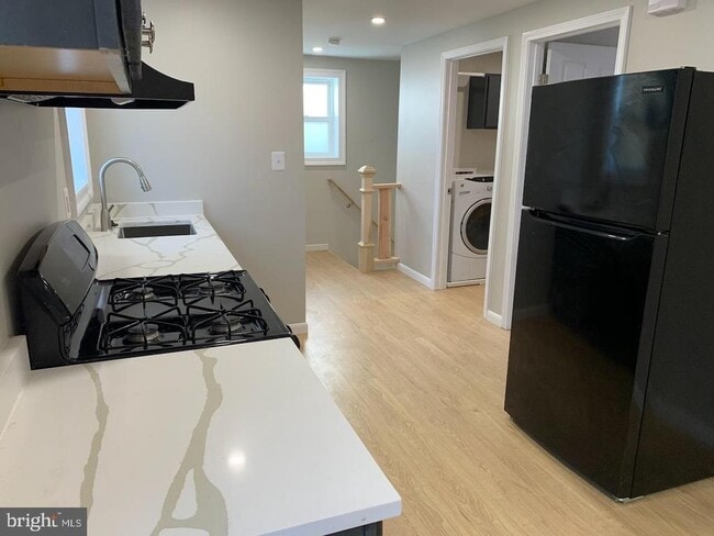 Building Photo - 224 Kern St