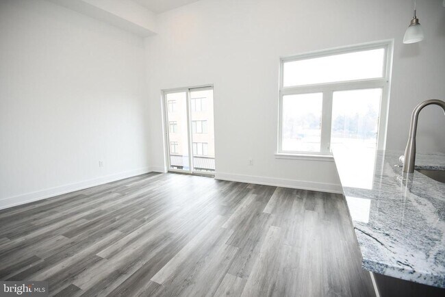 Building Photo - 6164-66 Ridge Ave